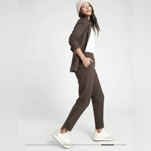 NWT Athleta Brown Heathered Pintuck Pant - XS Petite